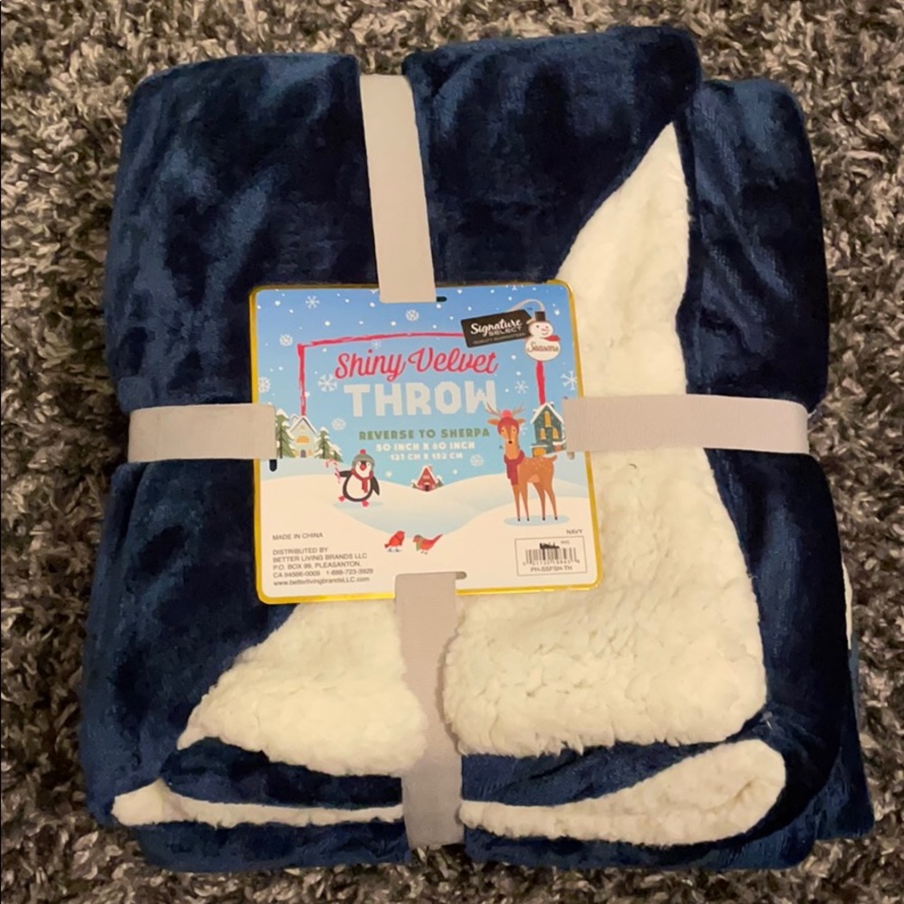 Navy Fuzzy Throw